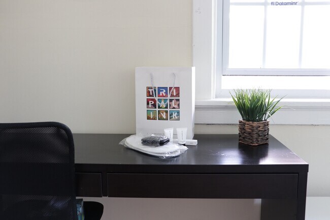 Photo - 5858 Beacon St Apartments