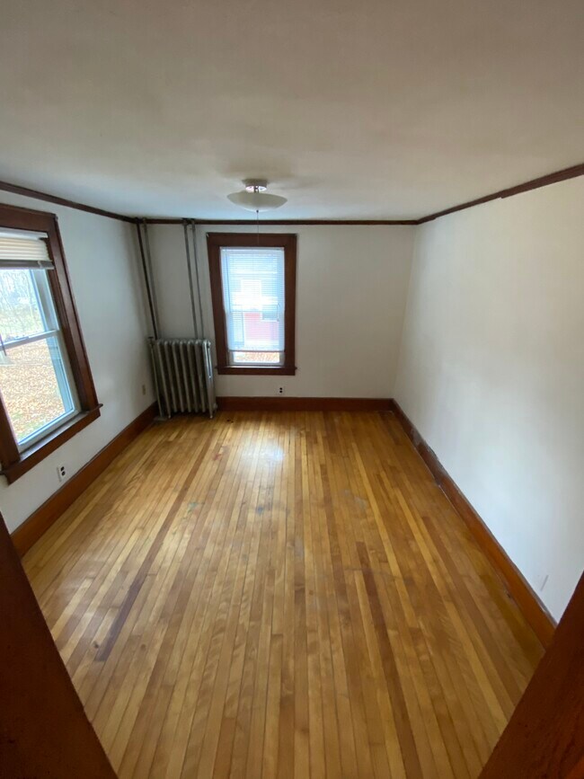 Building Photo - 96 N Pleasant St
