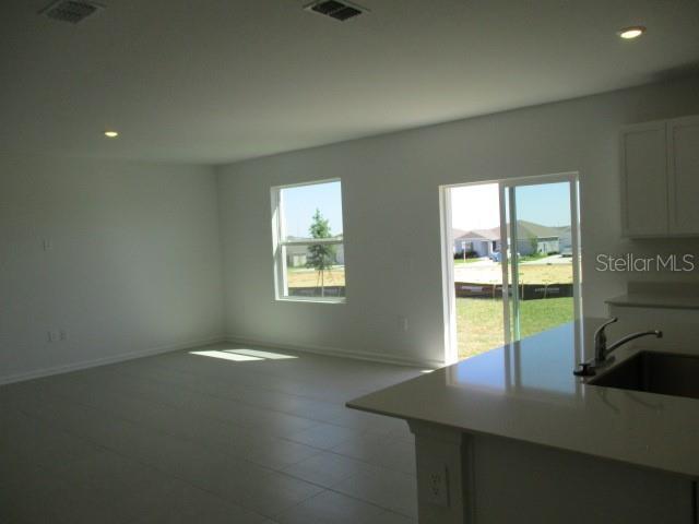 Building Photo - 3382 Alexander Dr