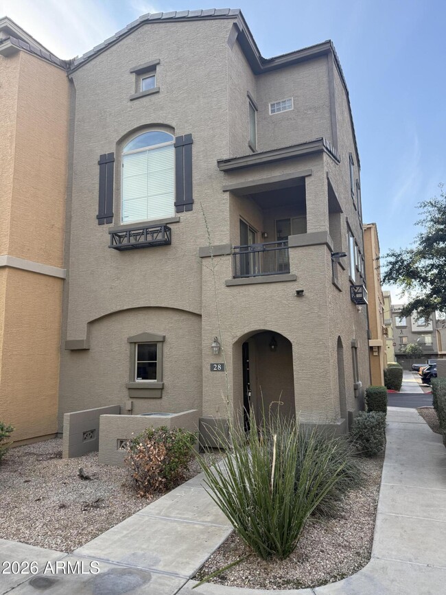 Building Photo - 16825 N 14th St