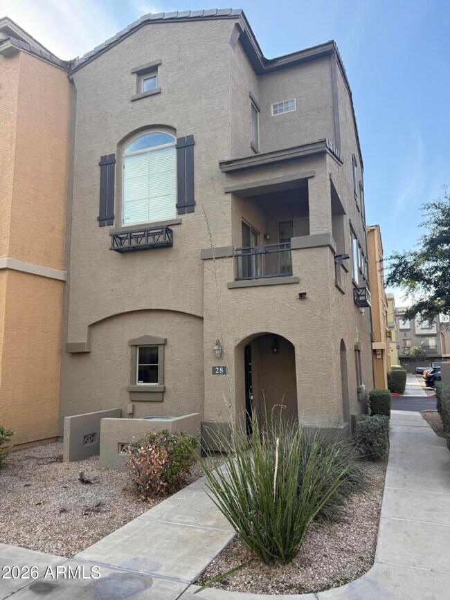 Foto del edificio - 16825 N 14th St