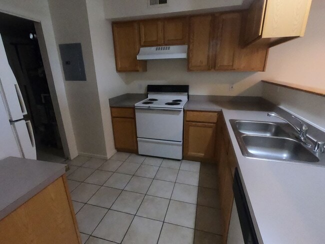 Photo - 2850 Aurora Ave Apartment