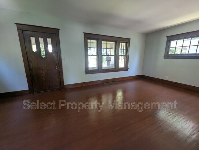 Foto del edificio - 2526 Hoagland Ave