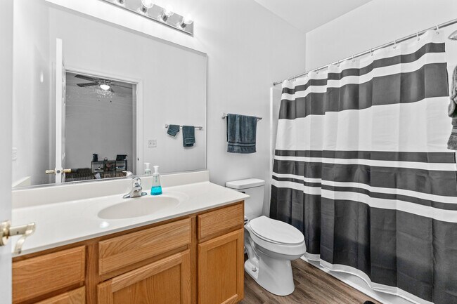 Foto del edificio - 1455 Reserve Ln