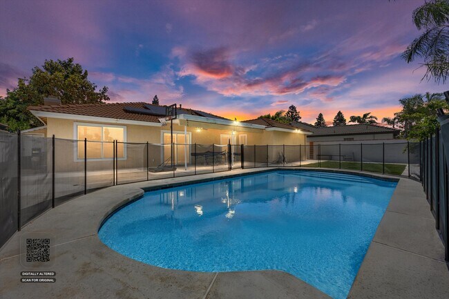 Foto del edificio - 10721 Loughton Ave