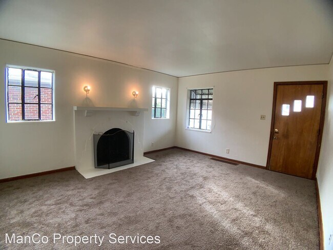 Building Photo - 2 br, 1 bath House - 404 Grove Ave.