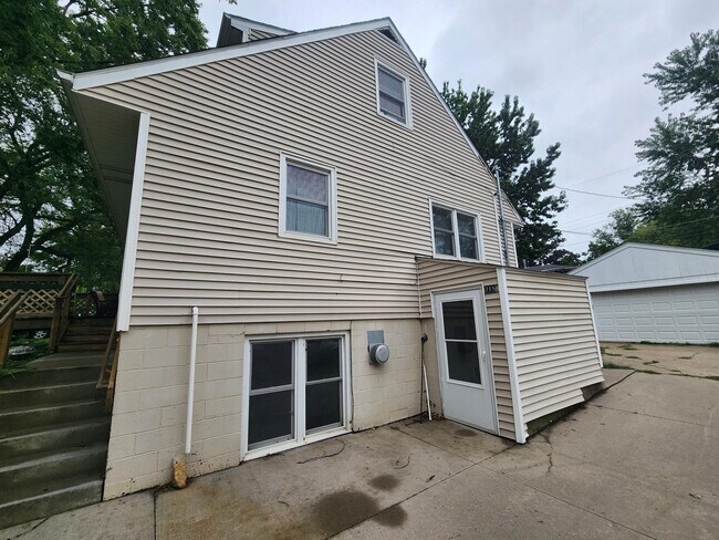 Building Photo - 715 1/2 13th Ave-