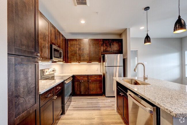 2BR, 2BA - 1140SF - Allum At South Post Oak