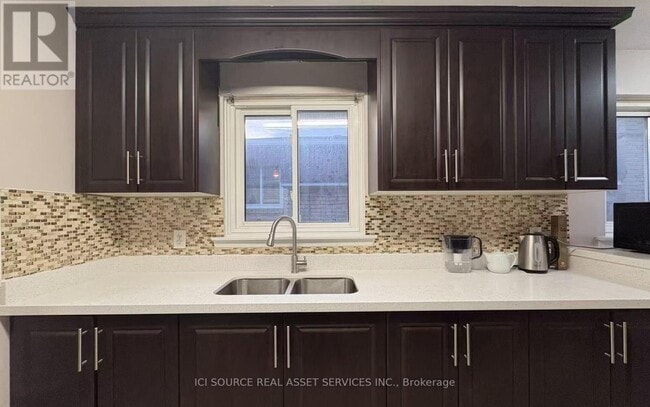 Building Photo - 19 Talbot St