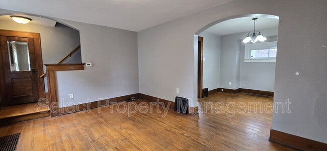 Building Photo - 4130 Hoagland Ave