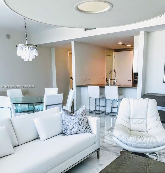 Foto del edificio - 17475 Collins Ave