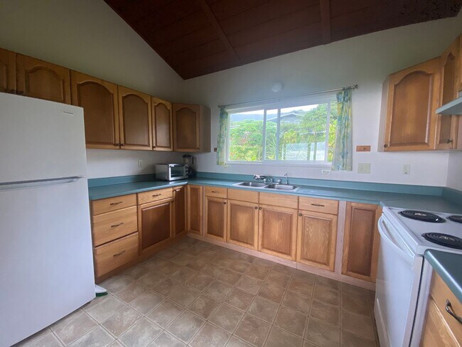 Building Photo - Captain Cook 2 bedroom 2.5 bathroom
