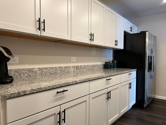 Foto del edificio - 5101 Carriage Way Dr