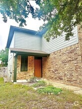 Building Photo - 8709 Davis Oaks Trail