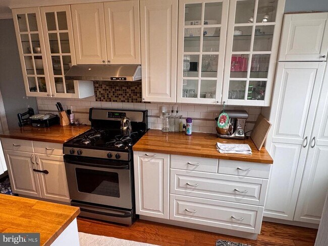 Foto del edificio - 251 Childs Ave