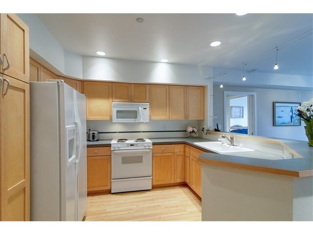 Foto del edificio - Charming 1 Bed 1 Bath Condo in Downtown Be...