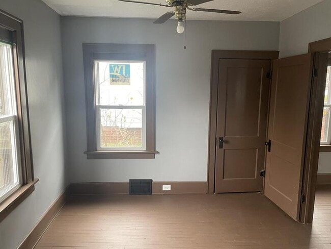 Building Photo - 3874 W 157th St