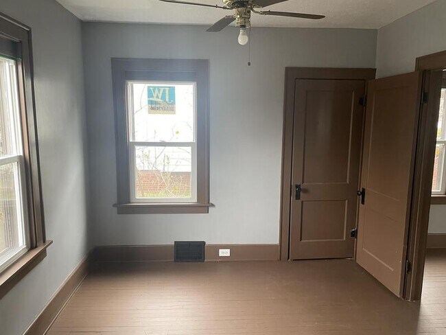 Foto del edificio - 3874 W 157th St