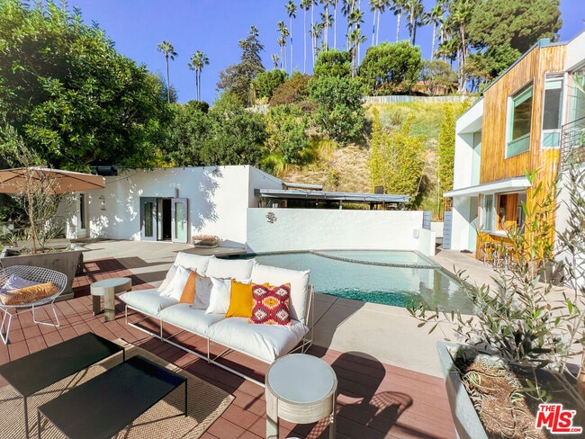 Building Photo - 7650 Curson Terrace