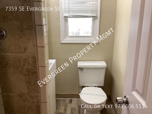 Building Photo - *FREE APP FEES!! 1 Bdrm with a Den! Discov...