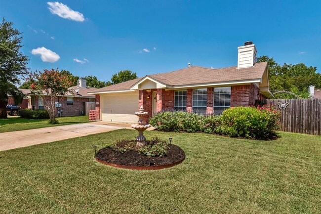 Building Photo - 2415 Wisteria Way