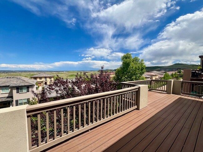 Building Photo - Magnificent Montecito Luxury 3 bd x 3.5 bt...