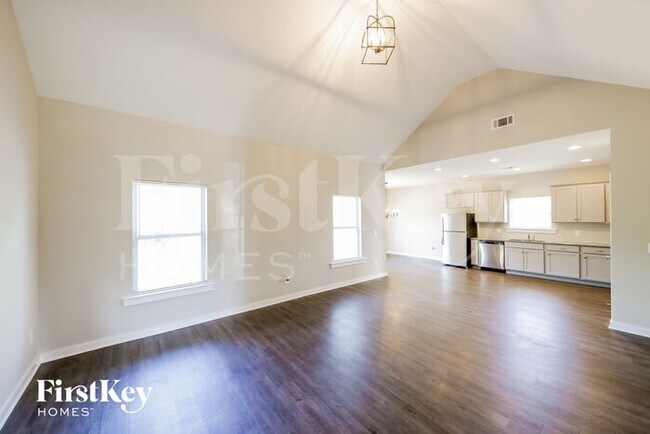 Foto del edificio - 52 Lakewood Ln