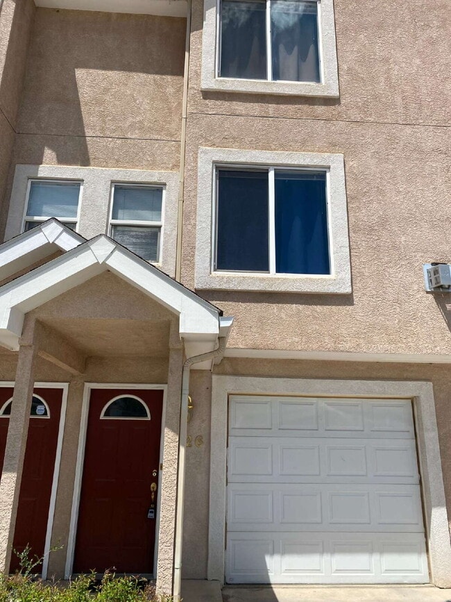 Photo - 3 bedroom townhouse westside - Mesa Valley