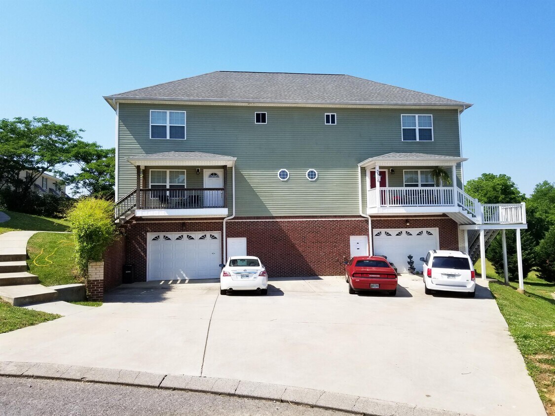 Foto del edificio - 3512 Walnut Grove Ln NE