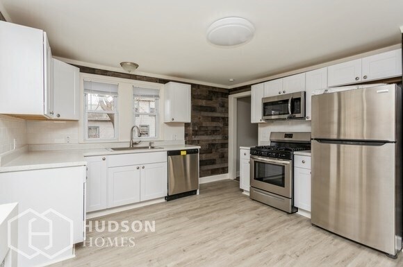 Building Photo - 95 Botsford Ave