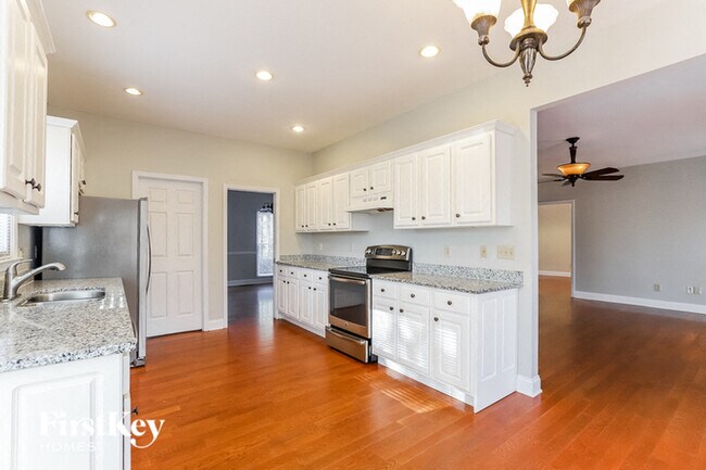Building Photo - 5142 4th Colony Dr