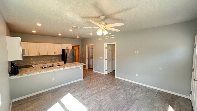 Foto del edificio - Beautiful 2020 Built 3 BD/2 BA Home in DeL...
