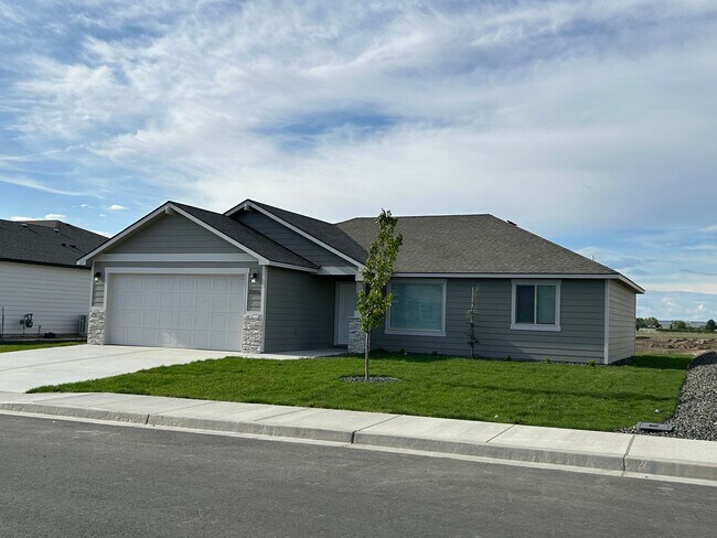 Building Photo - Modern, Open Concept Home Within Brand New...