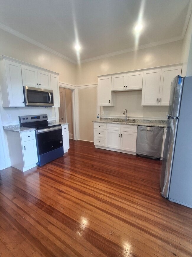 Historic district apartment home available... - Historic district apartment home available...