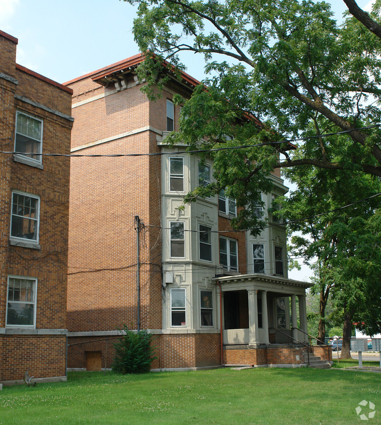 Building Photo - Leonard Buildings