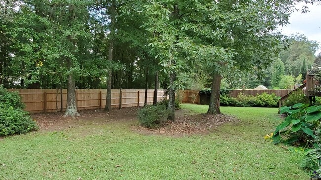 Building Photo - 526 Edgefield Way