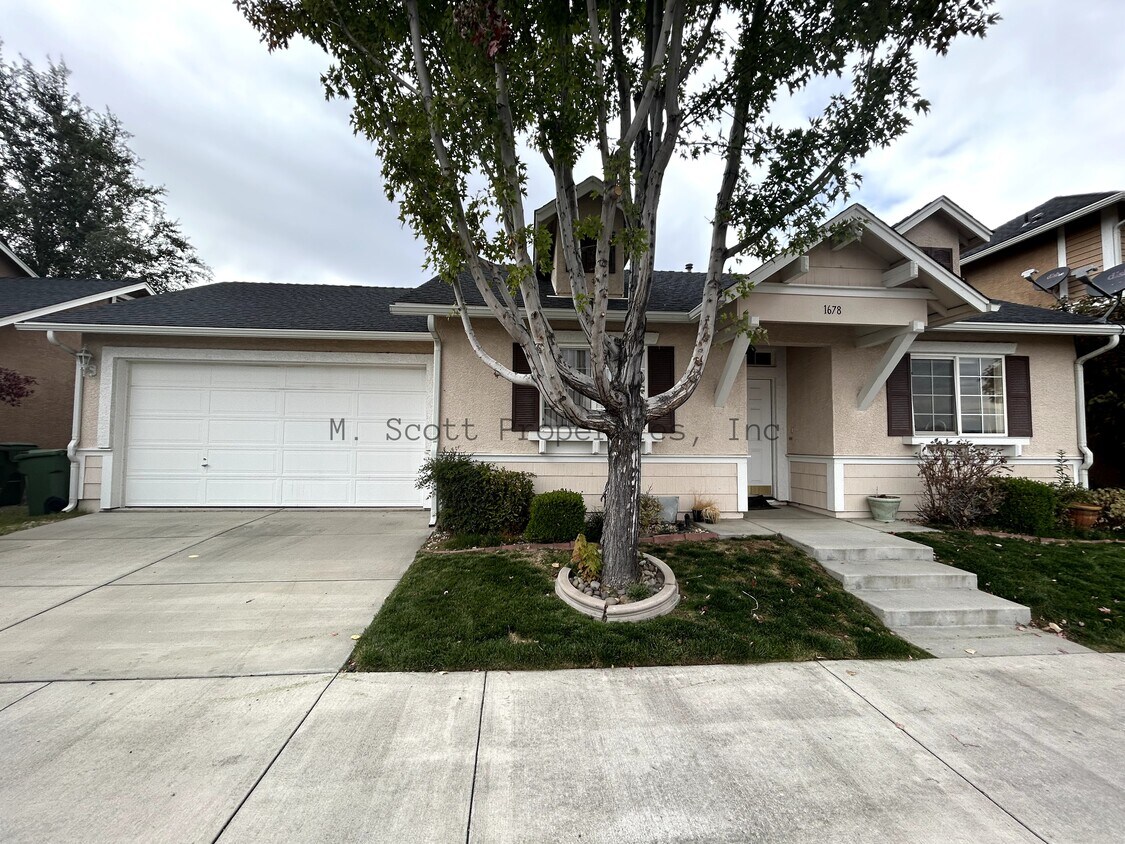 1678 E Minden Village Loop, Minden, NV 89423 House Rental in Minden