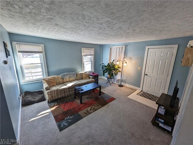 Foto del edificio - 6719 N Ridge Rd E