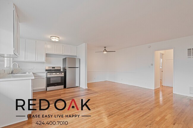 Foto del edificio - Beautiful Two Bedroom with Large Windows, ...