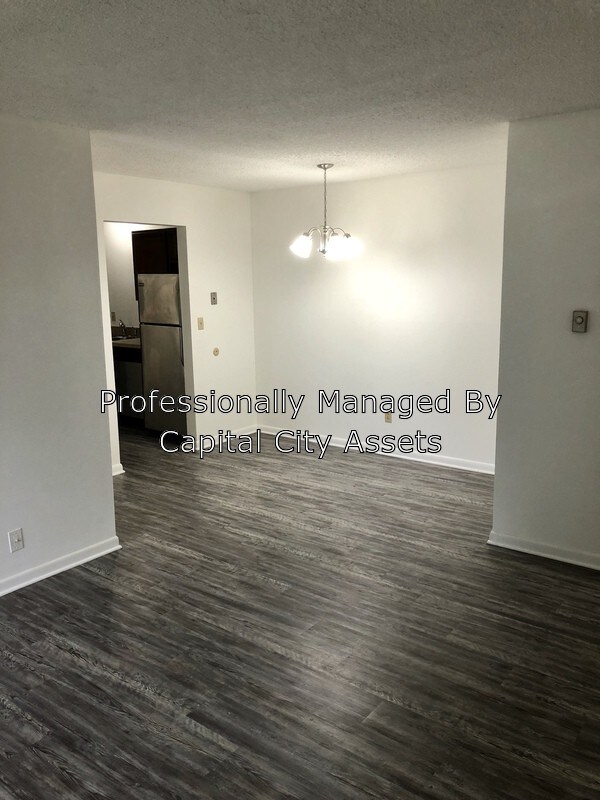 Building Photo - 4425 S Hull Rd