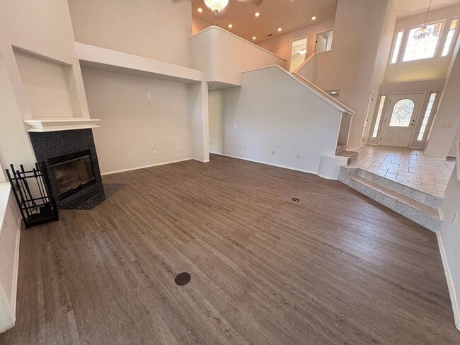 Building Photo - Beautiful 3 Bedroom Home in a Gated Community