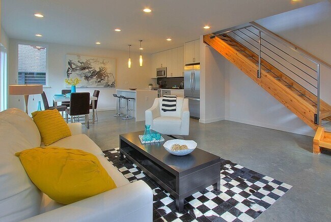 Foto del edificio - Stunning Modern Home in Eastlake