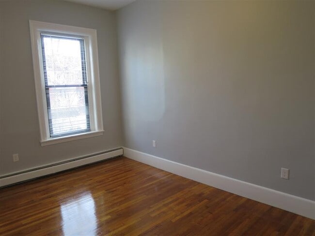 Building Photo - 61 Adams St