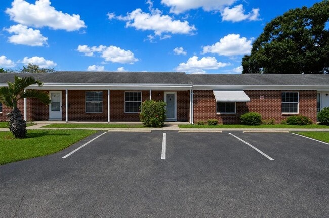 Building Photo - 8348 10th Way N