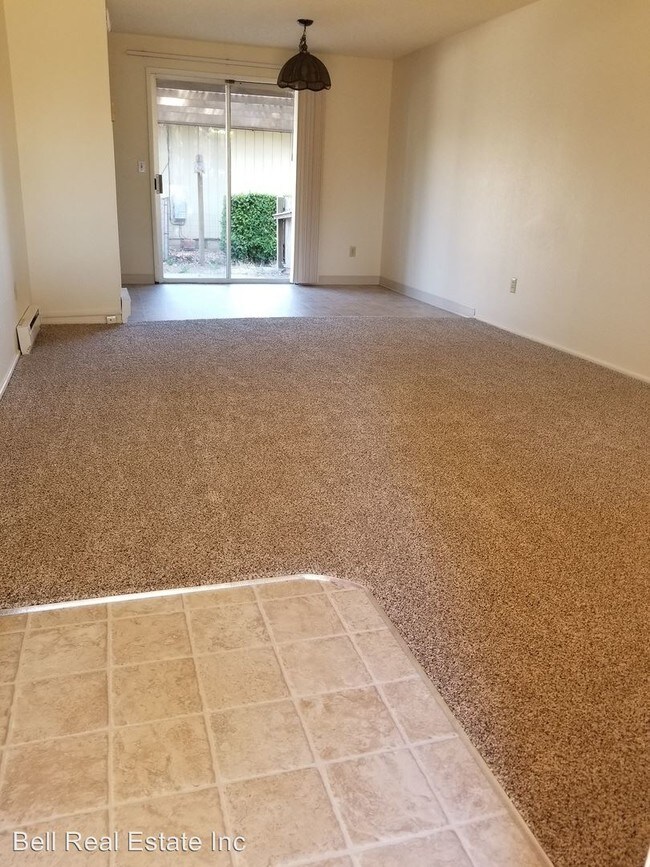 Building Photo - 2 br, 1.5 bath Apartment - 5146 E Street