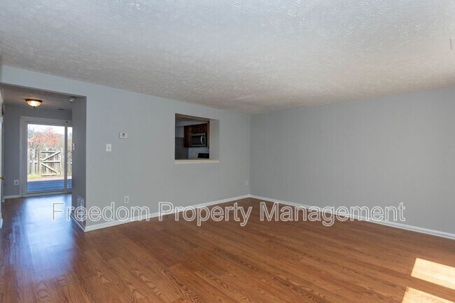 Foto del edificio - 4686 Hercules Ln
