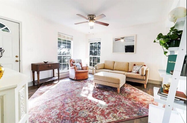 Foto del edificio - 808 E Austin Ave