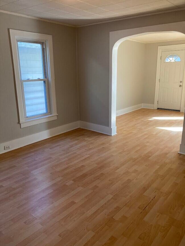 Building Photo - 67 Seager St
