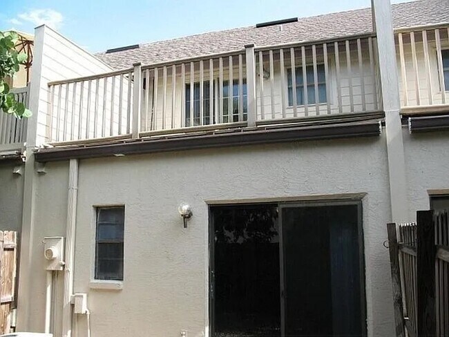 Foto del edificio - 516 Harrison Ave