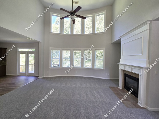 Foto del edificio - 452 Oakbridge Dr